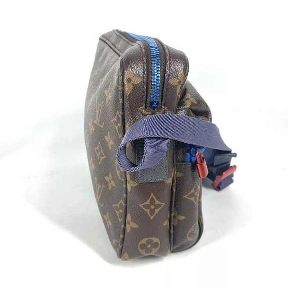 LOUIS VUITTON Monogram MessengerPM Crossbody Shoulder Bag - Picture 4 of 14